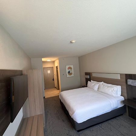 Holiday Inn Express - Wichita North - Park City By Ihg Eksteriør bilde